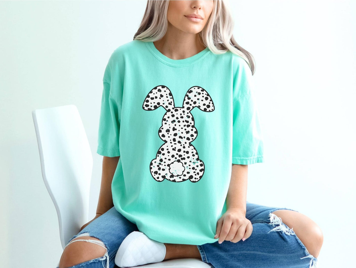 Simple Bunny - Black and white